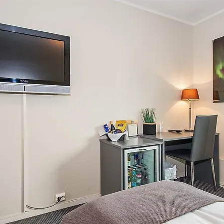 Enter Apartment *